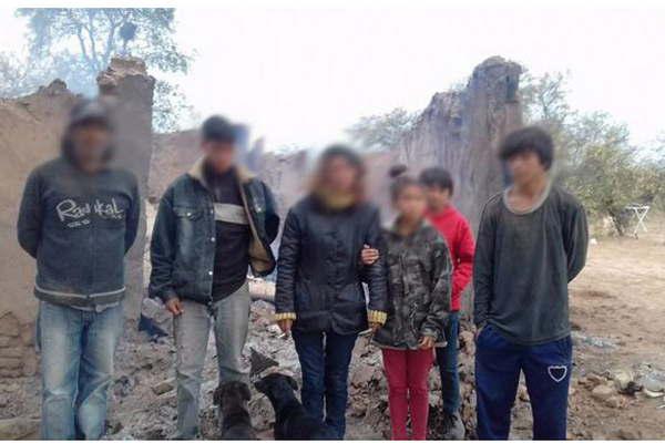 Una familia perdioacute todo al explotar un mechero y prenderse fuego su casa