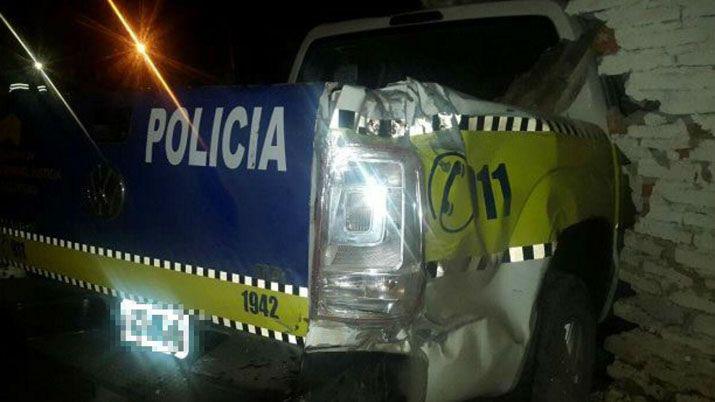 Perseguiacutean a delincuentes y terminaron incrustados en una casa