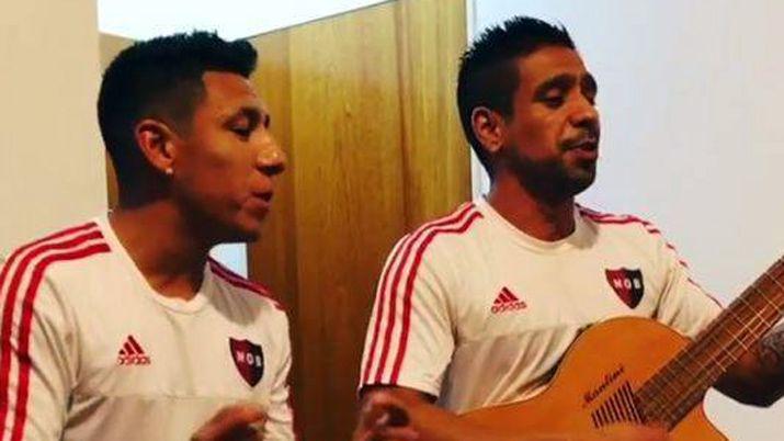 Brian Sarmiento ya en Newells cantoacute Felices los 4 por Instagram