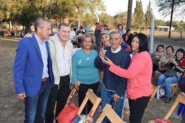 El Gobierno inauguroacute importantes obras en  La Vuelta de la Barranca