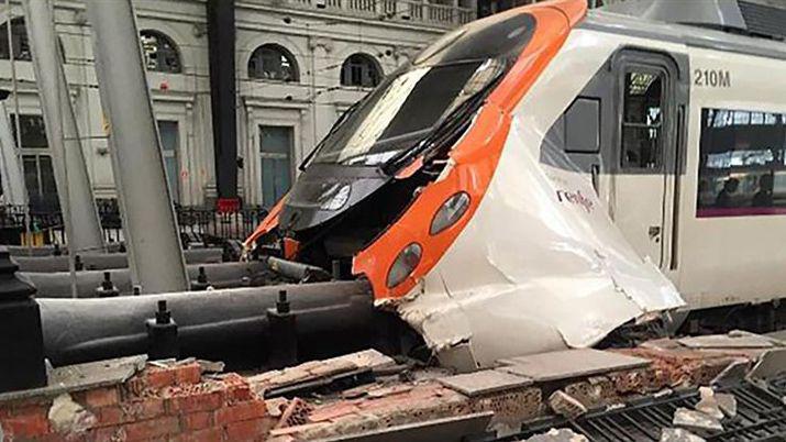 Chocoacute un tren en Barcelona- hay unos 50 heridos