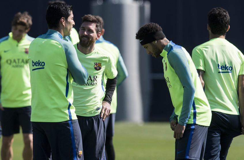 Neymar contoacute a sus compantildeeros del Barccedila que se va al PSG