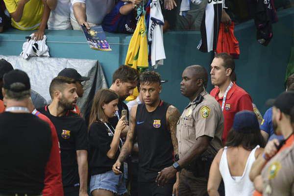 Neymar le diraacute adioacutes al culeacute para jugar en Francia