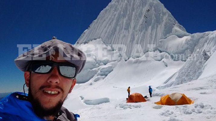 El friense Yemil Sarmiento hizo cumbre en la Cordillera Blanca