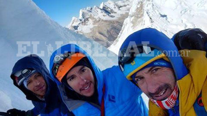 El friense Yemil Sarmiento hizo cumbre en la Cordillera Blanca