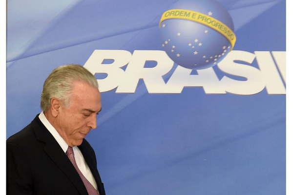 Encuesta- el 81-en-porciento- de los brasilentildeos estaacute a favor de  que los diputados aparten a Temer por seis meses