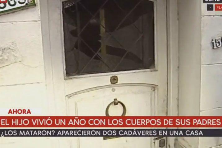 Convivió casi un año con los cadveres de sus padres