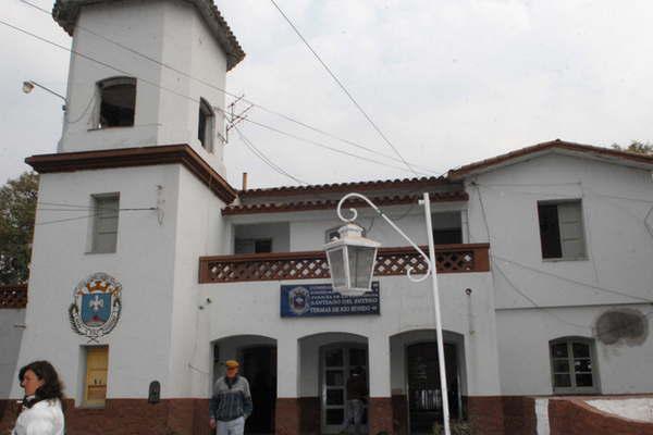 Halloacute a su hija menor ebria y teniendo sexo con un joven en el monte