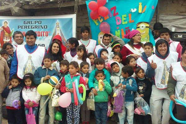El grupo de peregrinos San Expedito organiza la fiesta del Diacutea del Nintildeo 
