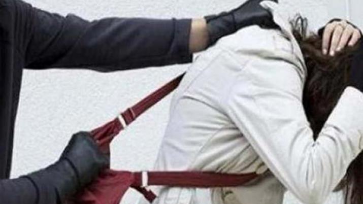 Motochorros arrebataron cartera con 20 mil a una kinesioacuteloga