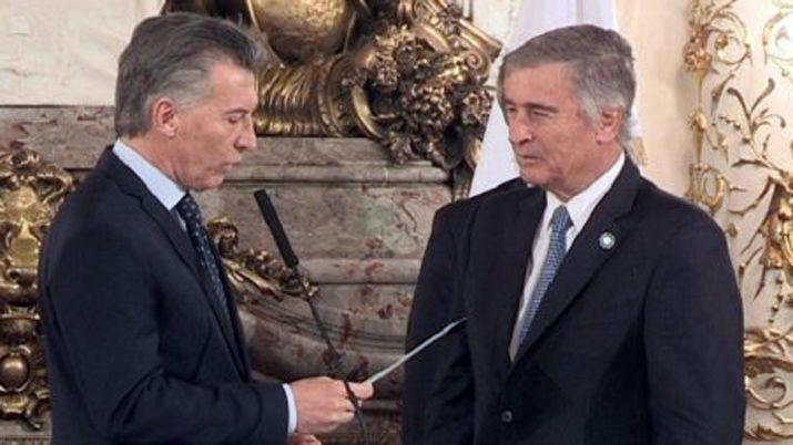 Oficializan compra de aviones y aumento en presupuesto en defensa