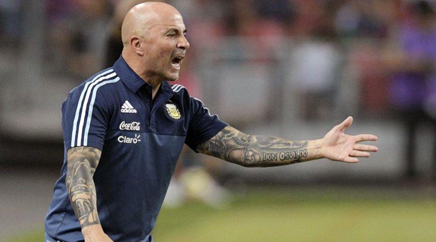 Sampaoli dejaraacute en el banco a Higuaiacuten y Mascherano