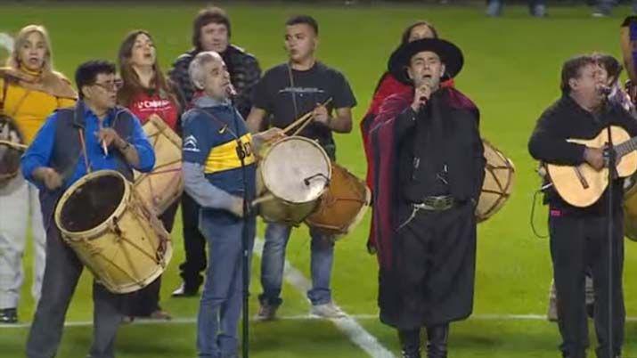 Bombos santiaguentildeos latieron junto a jugadores de Boca