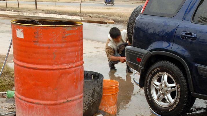 Los lavacoches informales estaacuten en la mira de Calidad de Vida