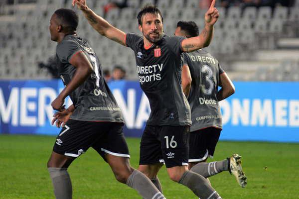 Doblete de Pavone que puso al Pincha en octavos