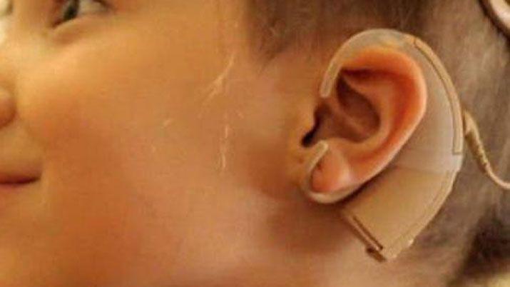 Niña discapacitada recuperó sus audífonos que le habían robado Foto- Archivo