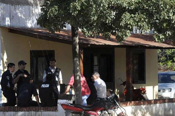 Ladrones se llevaron hasta los audiacutefonos de nintildea discapacitada