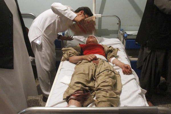 Ataque suicida en Afganistaacuten deja como saldo un muerto y 18 heridos