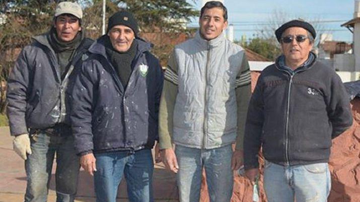 Pintores encontraron una billetera con 10 mil y la devolvieron