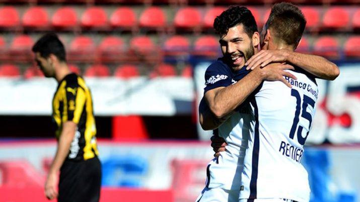 San Lorenzo le amargoacute el debut en Pentildearol a Maxi Rodriacuteguez