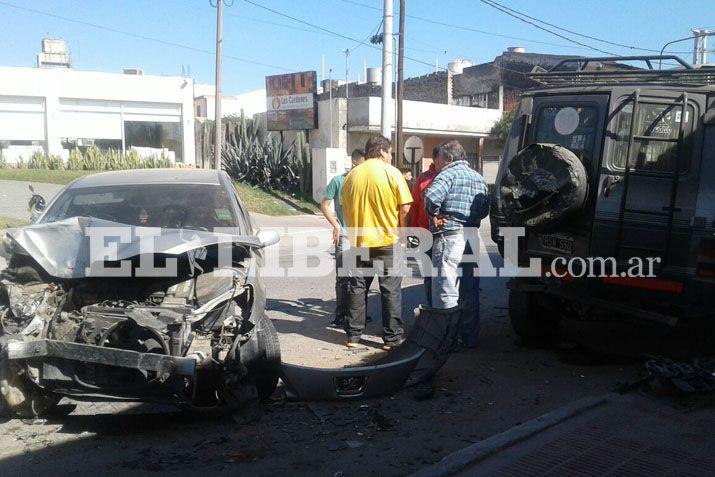 La colisión se produjo en el cruce de avenida San Martín y Absalón Rojas