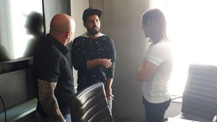 Jorge Sampaoli se reunioacute con el Kun Aguumlero