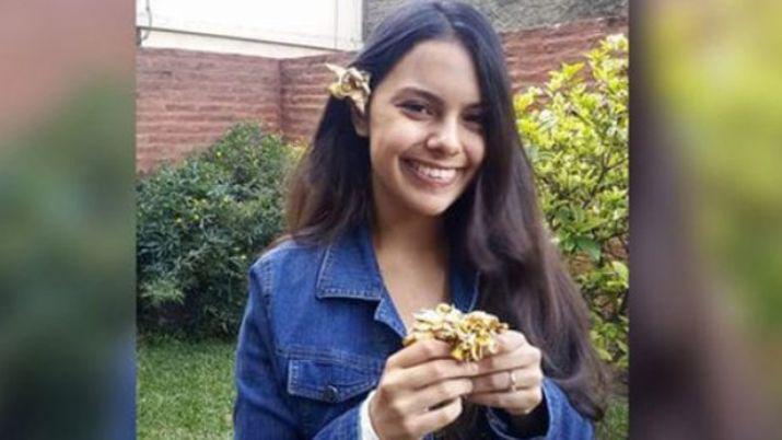 El diaacutelogo en Facebook entre Anahiacute y su profesor