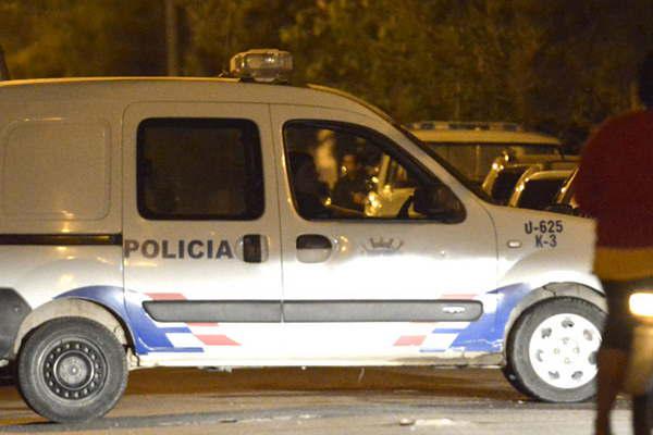 Intensa buacutesqueda de una adolescente