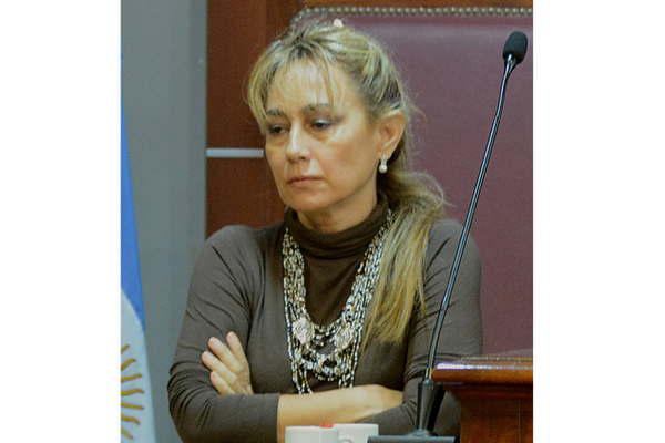 Juzgan a un carpintero acusado de abusar sexualmente de su hijastra entre los 6 y 16 antildeos