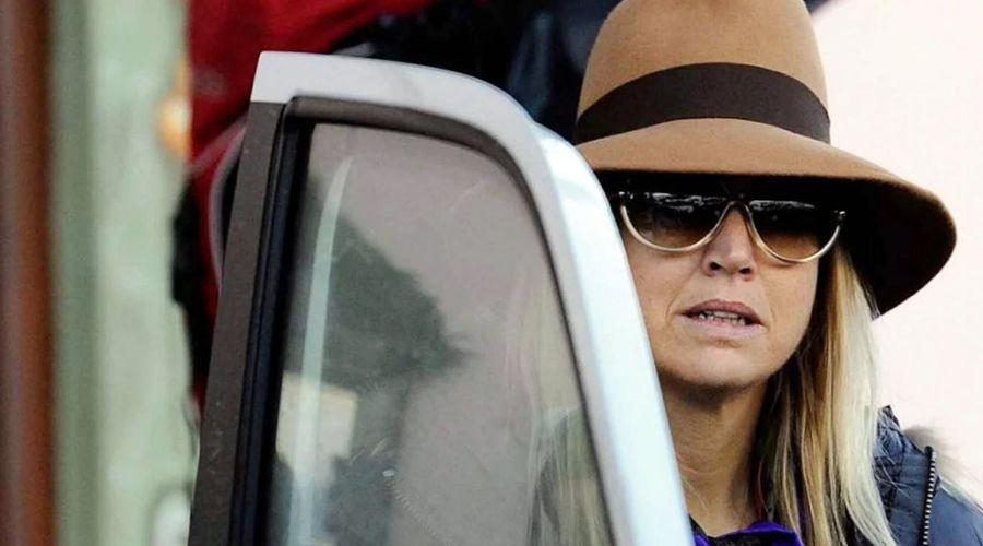La reina Maacutexima visita a su padre internado