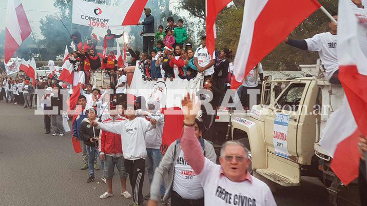 Miraacute las mejores fotos del cierre de campantildea del Frente Ciacutevico