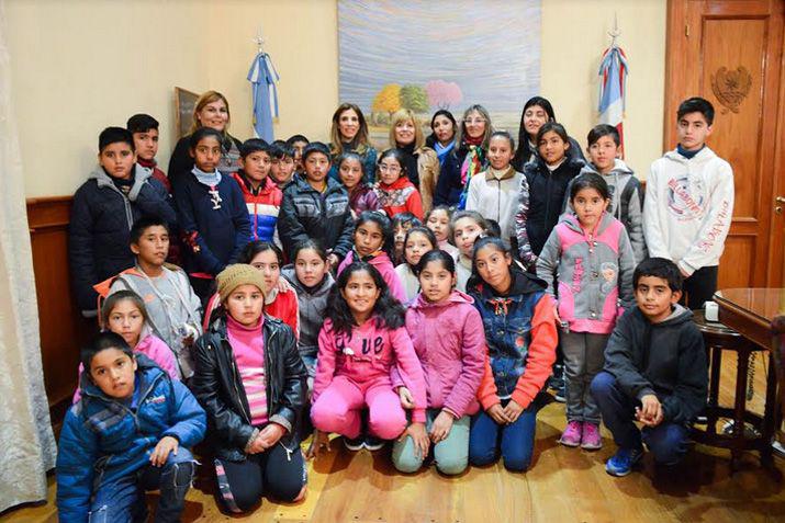 Alumnos de Añatuya visitaron a la Gobernadora