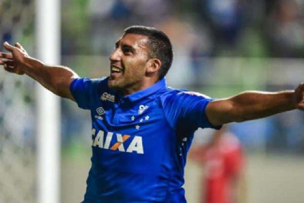 Wanchope Aacutebila firmoacute su contrato