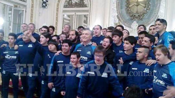 Un santiaguentildeo jugador del Rugby XV conocioacute a Macri