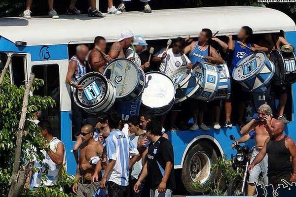 Se prohiacutebe el ingreso a barras de la Academia