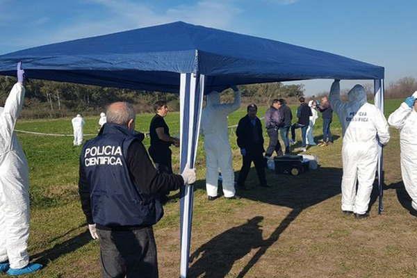 El detenido por el crimen de Anahiacute puso en la escena a un encapuchado