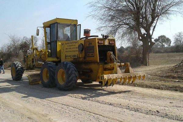 El Gobierno de la provincia se encuentra acondicionando los  caminos del departamento Riacuteo Hondo