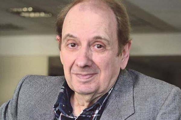 Juan Ramoacuten- Tengo un defecto soy un peacutesimo compositor de canciones