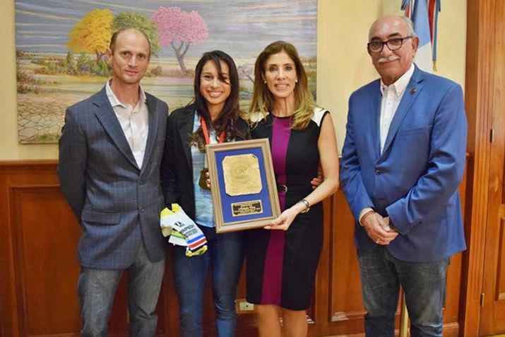 La joven pedalista oriunda de Beltr�n obtuvo tres medallas de oro para la Rep�blica Argentina