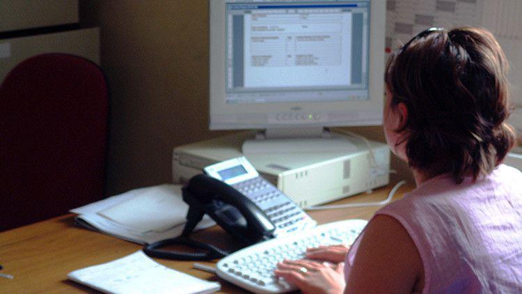 Insoacutelito- Una mujer pide que cambie la hora del gran eclipse solar americano a un grupo de Facebook