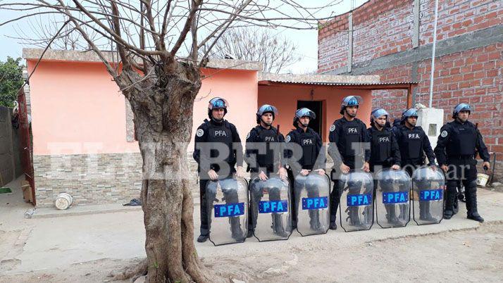 Policía Federal allana vivienda en busca de drogas