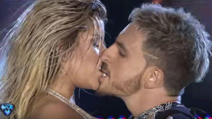 Laurita Fernndez- Me calenté ensayando el reggaetón con Fede