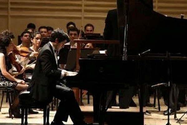 Esta tarde Pablo Nieva ofreceraacute un concierto de piano