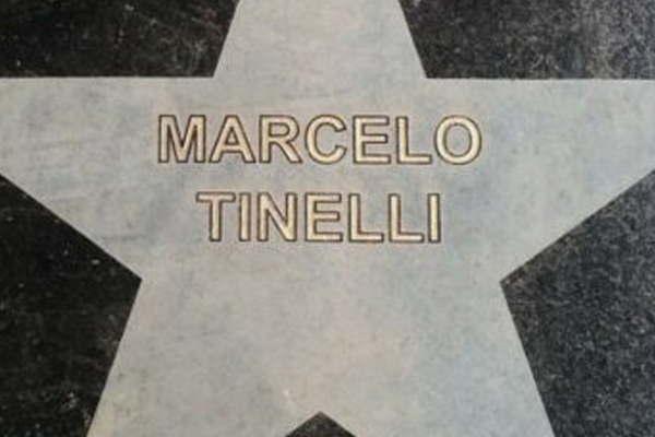 Tinelli tiene su propia estrella en la famosa calle Corrientes 
