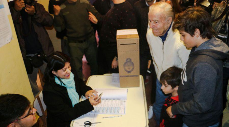 Votoacute Carlos Menem- Yo hasta ahora soy candidato