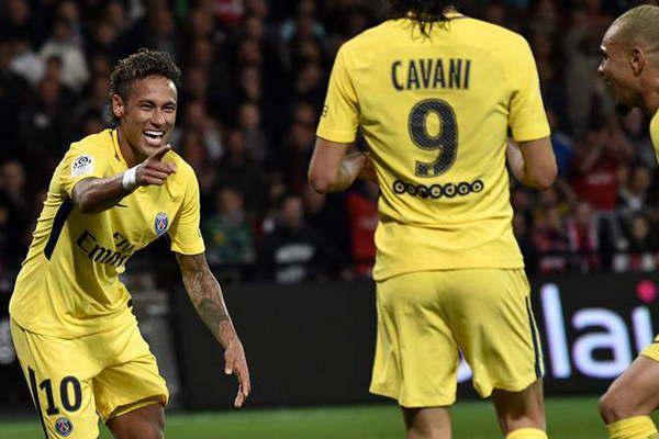 Neymar brilloacute en  su debut en el PSG 