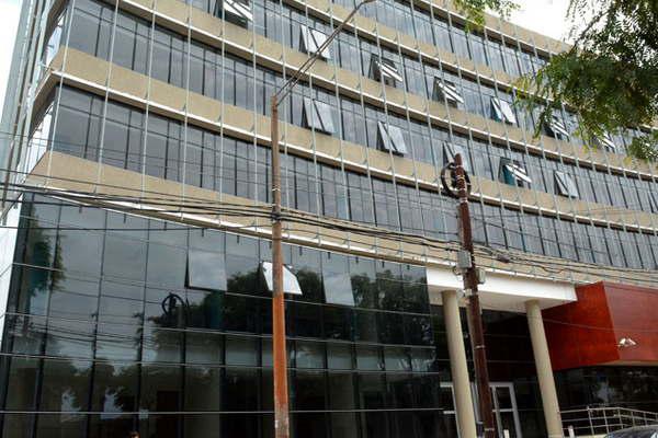 Con dos empleados de Naranja proacutefugos citan a 30 clientes viacutectimas de preacutestamos ficticios