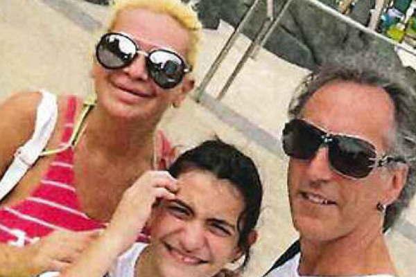 El Mago Emanuel compartioacute un viaje a Disney con su ex Paula Volpe por su hija