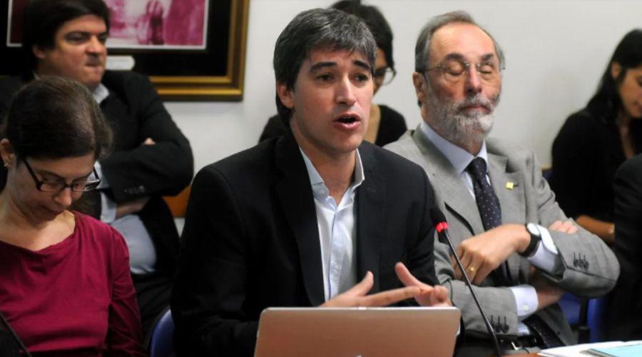 El Gobierno habla de empate teacutecnico entre Bullrich y Cristina