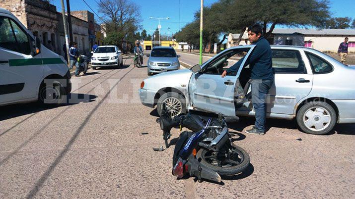 Menor terminó fracturado tras chocar con su moto